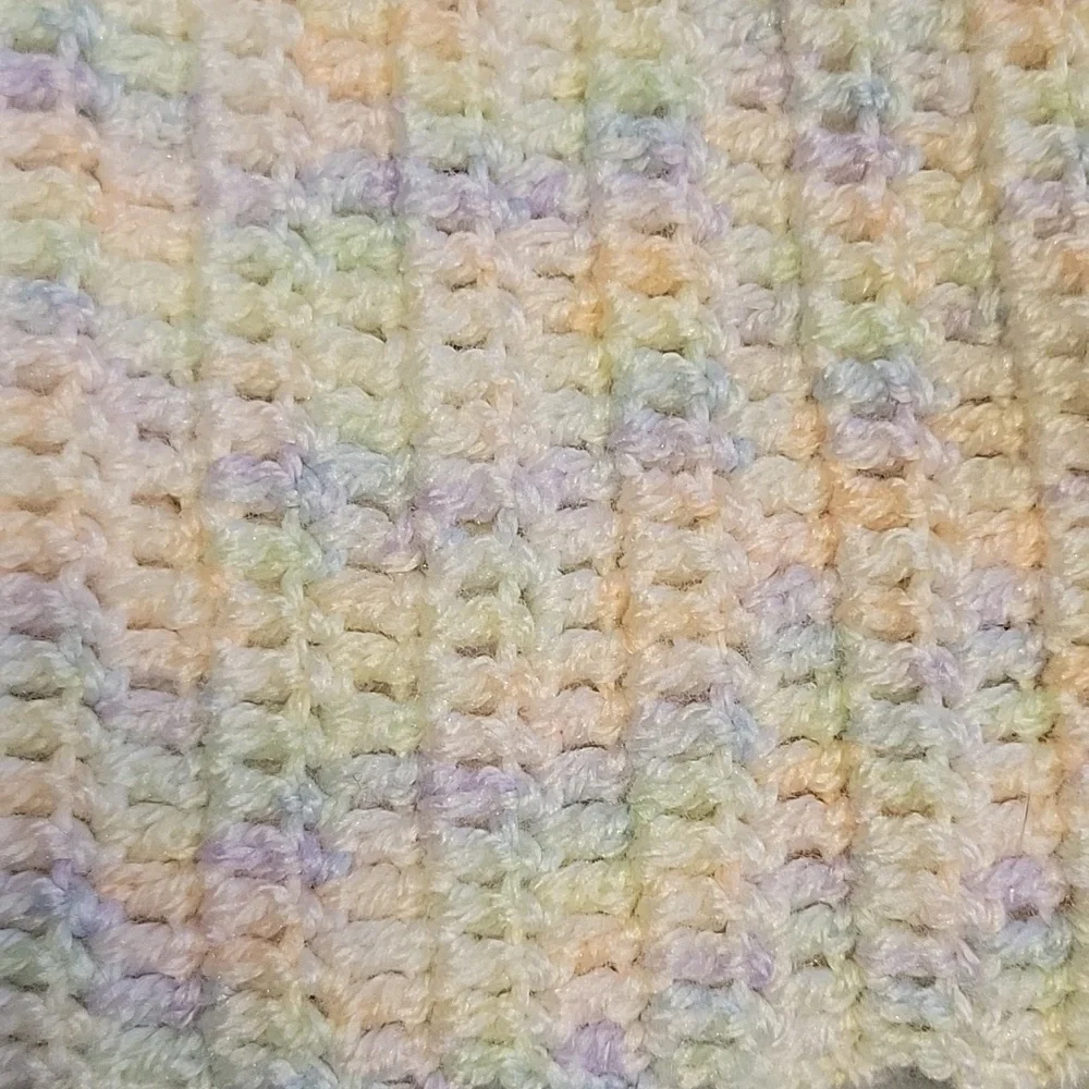 Hand Knit Soft Pastel Baby Blanket, 41.5